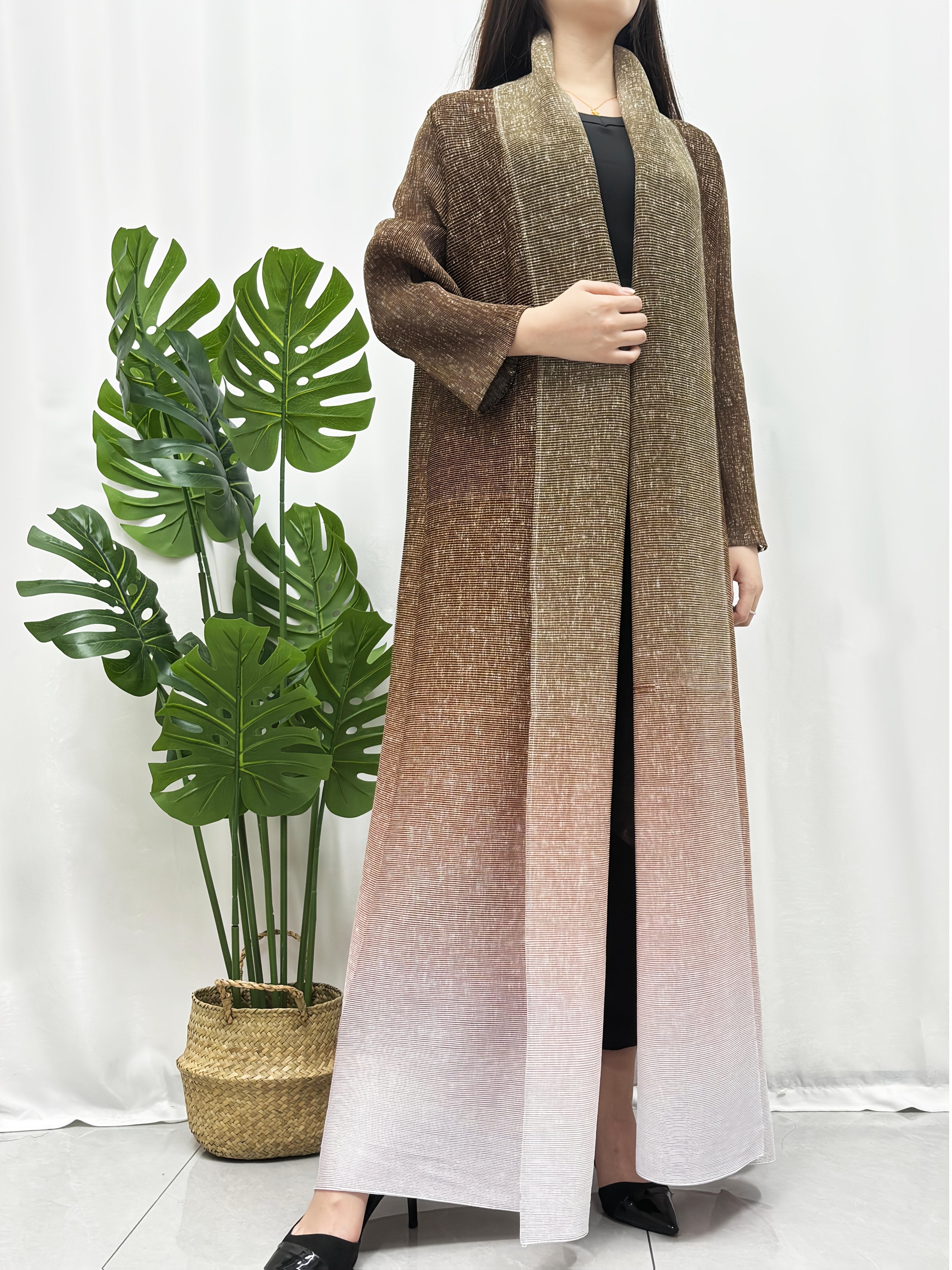 Abrigo largo de mujer con degradado, alta elasticidad y abertura frontal