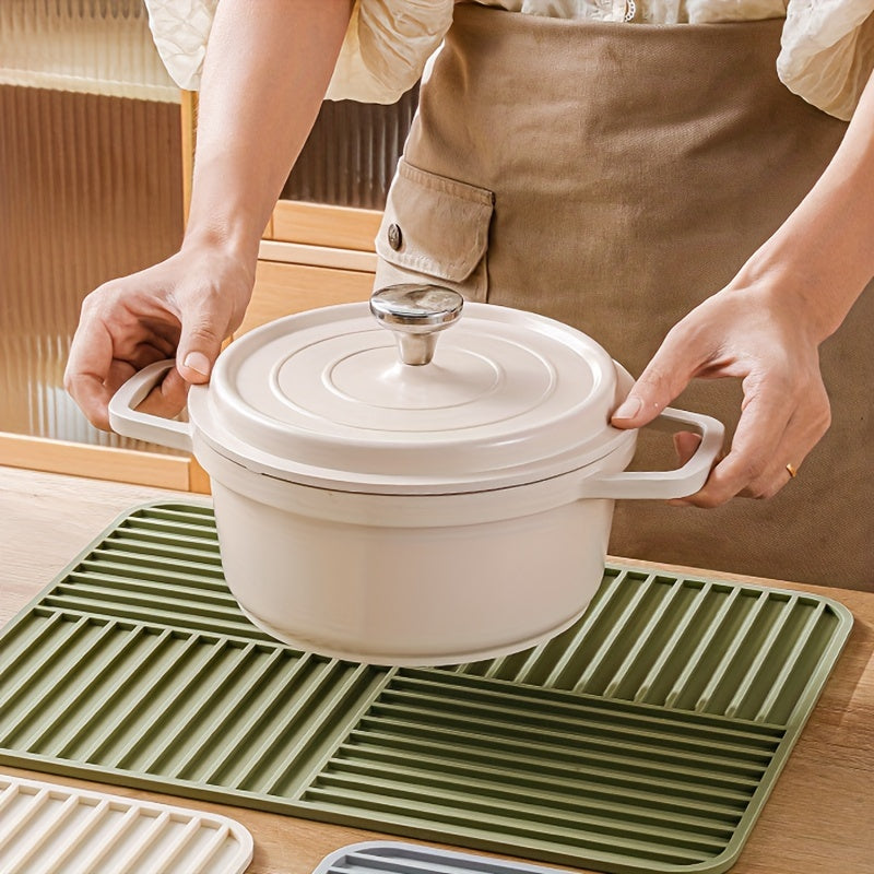 Estera de silicona beige para secar platos con relieves elevados, plegable, resistente al calor, absorbente y organizador de cocina