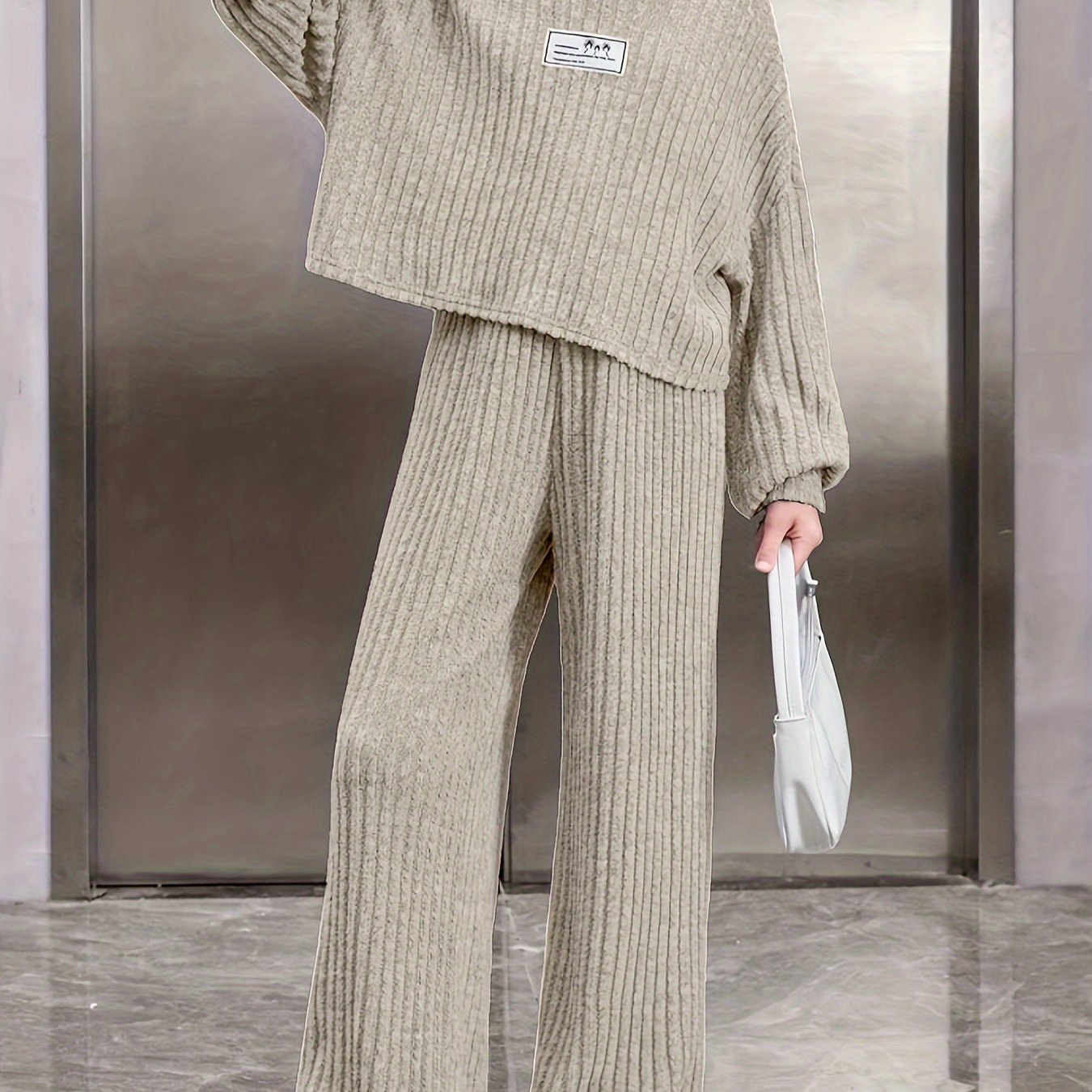 Conjunto de punto para niños con camiseta de manga larga con capucha y pantalones de pierna ancha para otoño e invierno