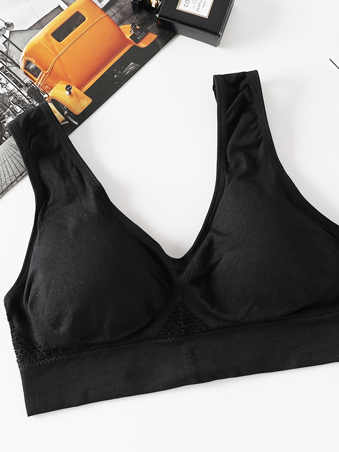 Women's Sports Bras Breathable Mesh Padded Support for Yoga Fitness Running