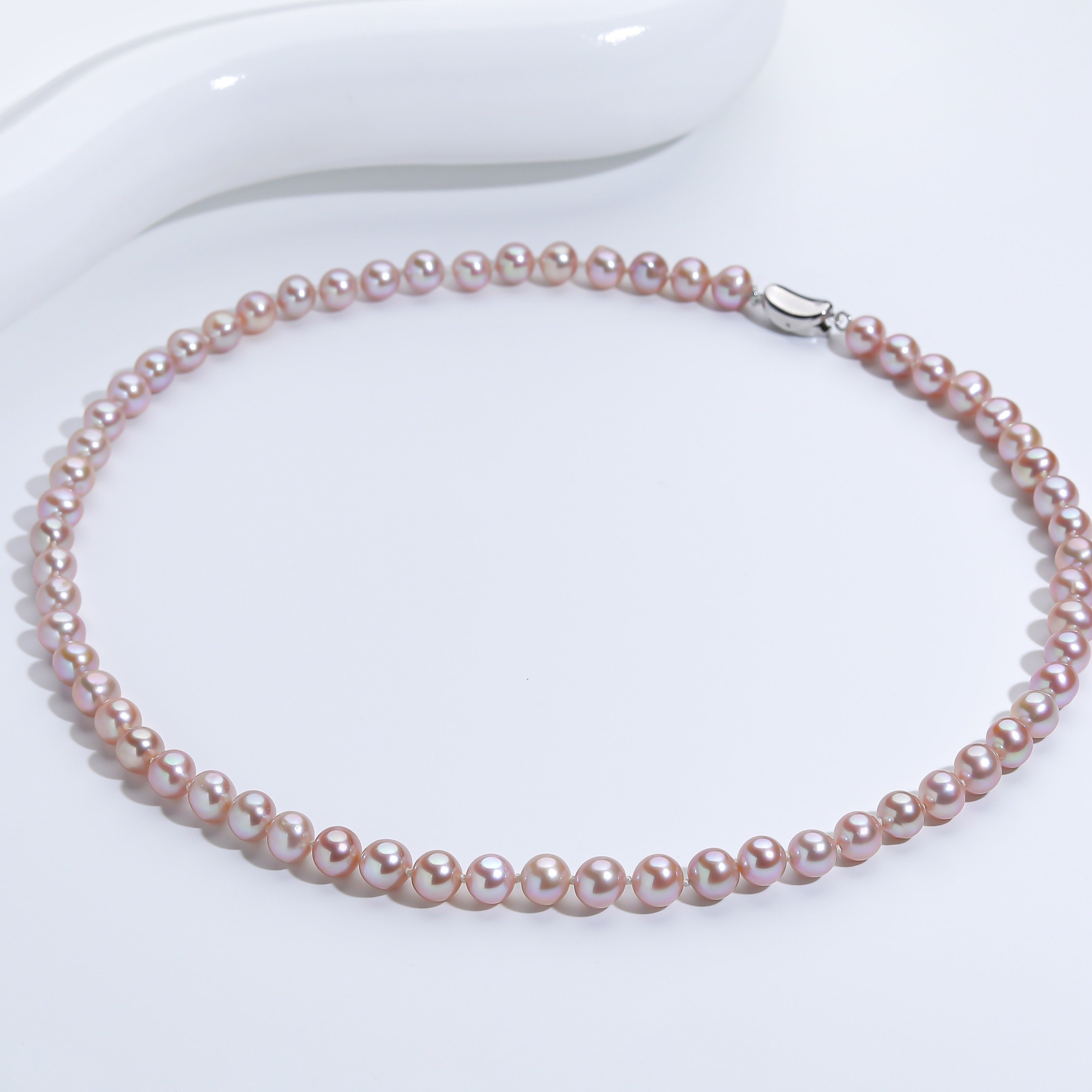 Rangli va binafsha rangli yangi suvda o'stirilgan marjon zanjir 6-7mm AAAA+ yuqori porloqlik zamonaviy zargarlik buyumlari