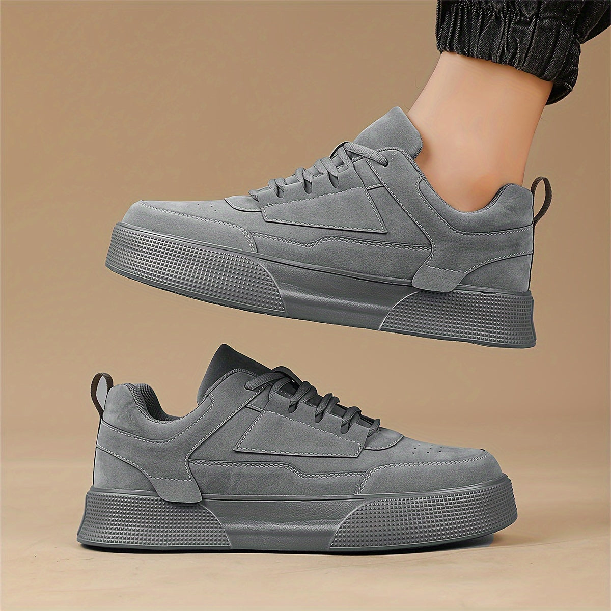 Men's Gray Low-Top Skate Shoes with Thick Sole and Lace-Up Closure