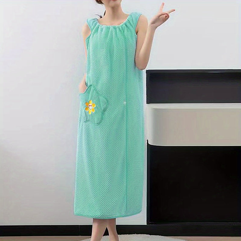 Hashamatli koral fliys ayollar uchun hammom sochiq koftasi, qo'shimcha uzun, ultra-sorbent, yelkasiz va gullar bilan cho'ntakli. Uyda foydalanish uchun mukammal, ko'k yoki yashil rangda.