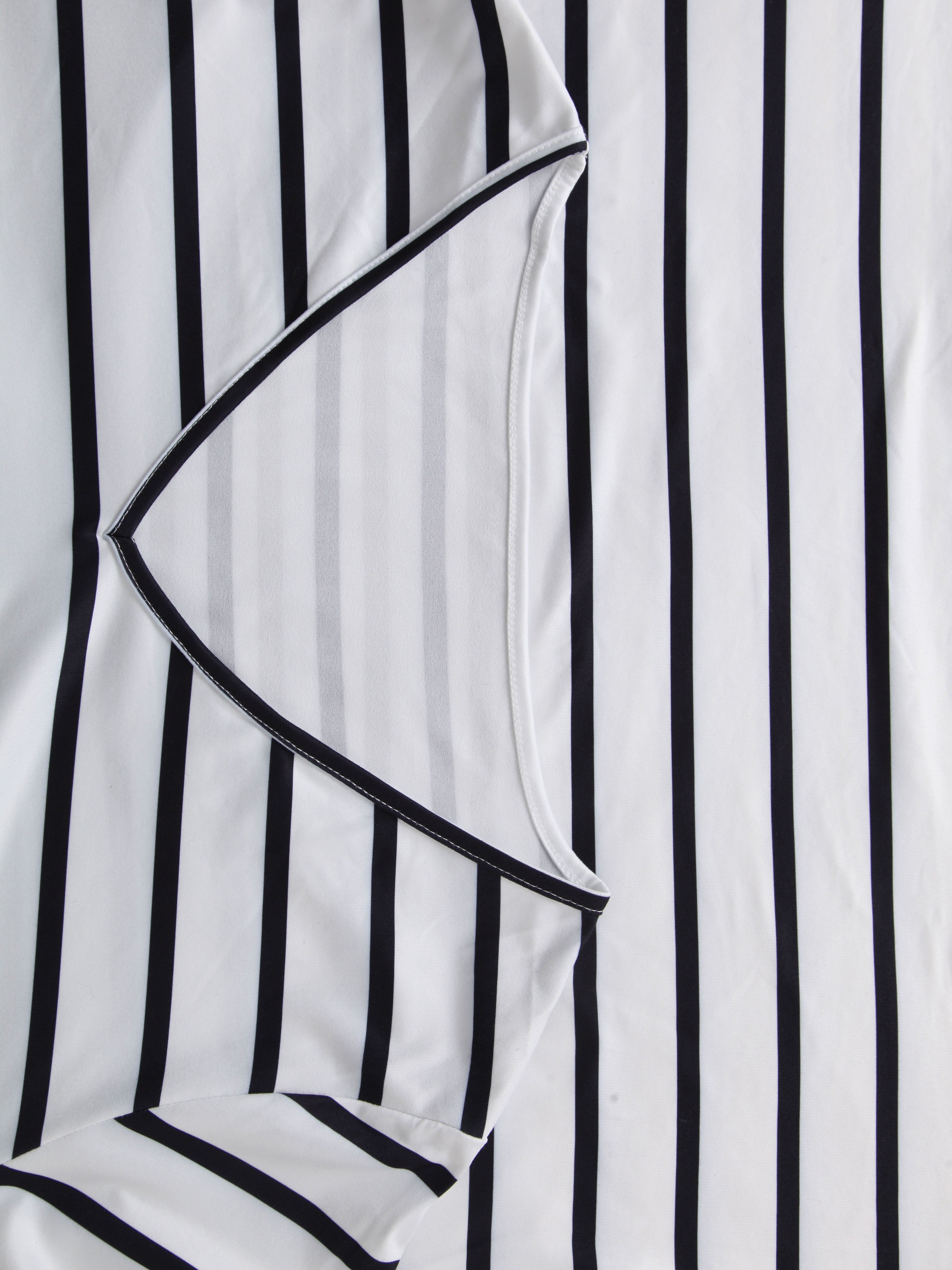 Women's Plus Size Striped V-Neck T-Shirt with Random Print Short Sleeve Casual Top