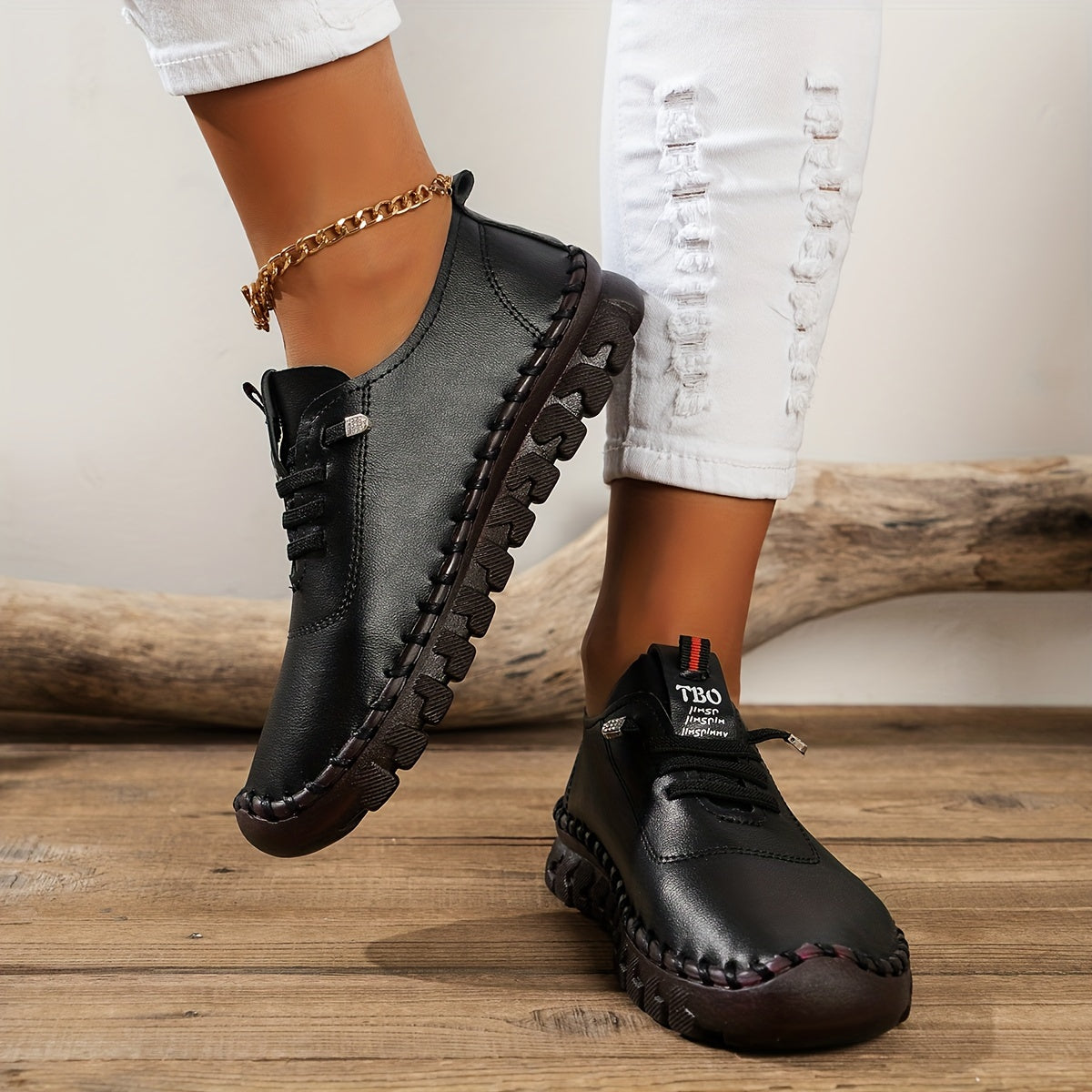 Yumshoq taglikli, dumaloq burchakli, engil va qulay hashamatli loferlar.