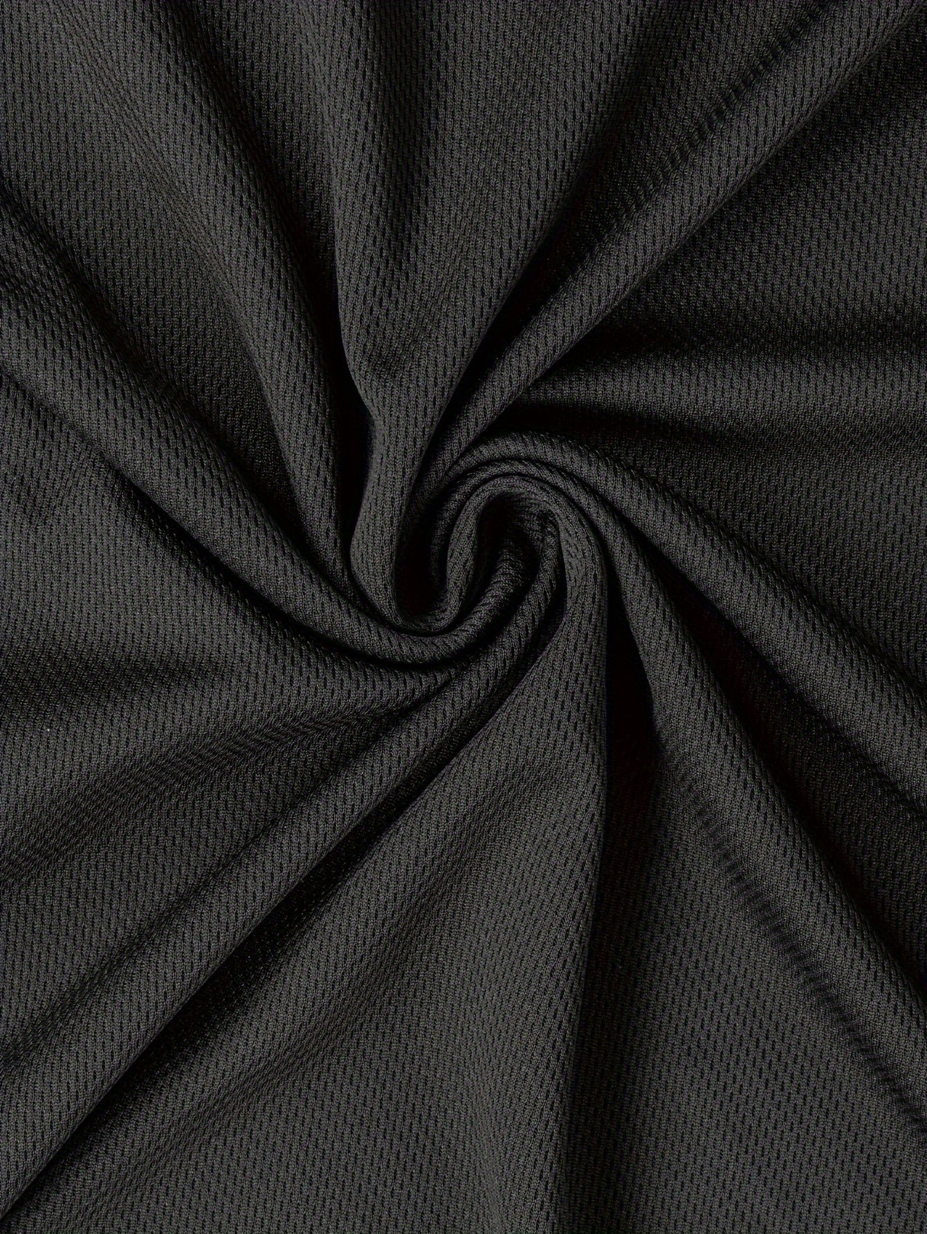 Yozgi faoliyatlar uchun 8 ta erkaklar tez quriydigan T-ko'ylak. Yumshoq, cho'ziluvchan va nafas oladigan, bir xil ranglarda.