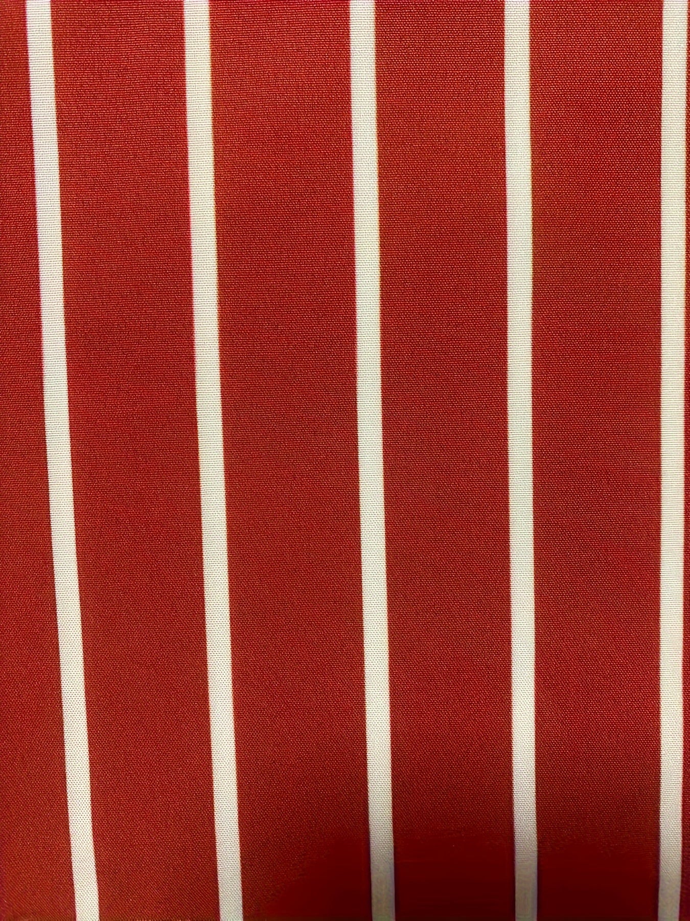 Chiziqli printli katta o'lchamdagi erkaklar ko'ylagi turli holatlar uchun mos keladi