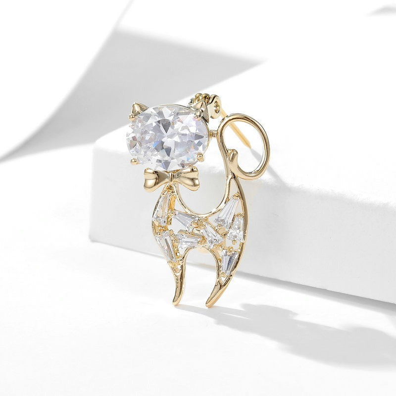 Cat Brooch Pin with Rhinestone Detail Animal-Inspired Design Chic Kitten Lapel Pin for Spring Summer