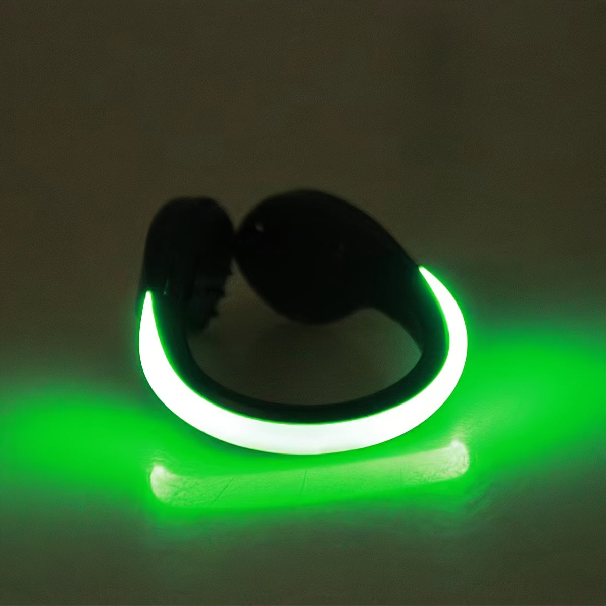 Unisex LED Shoe Light Clips Flashing Shoelaces for Night Running