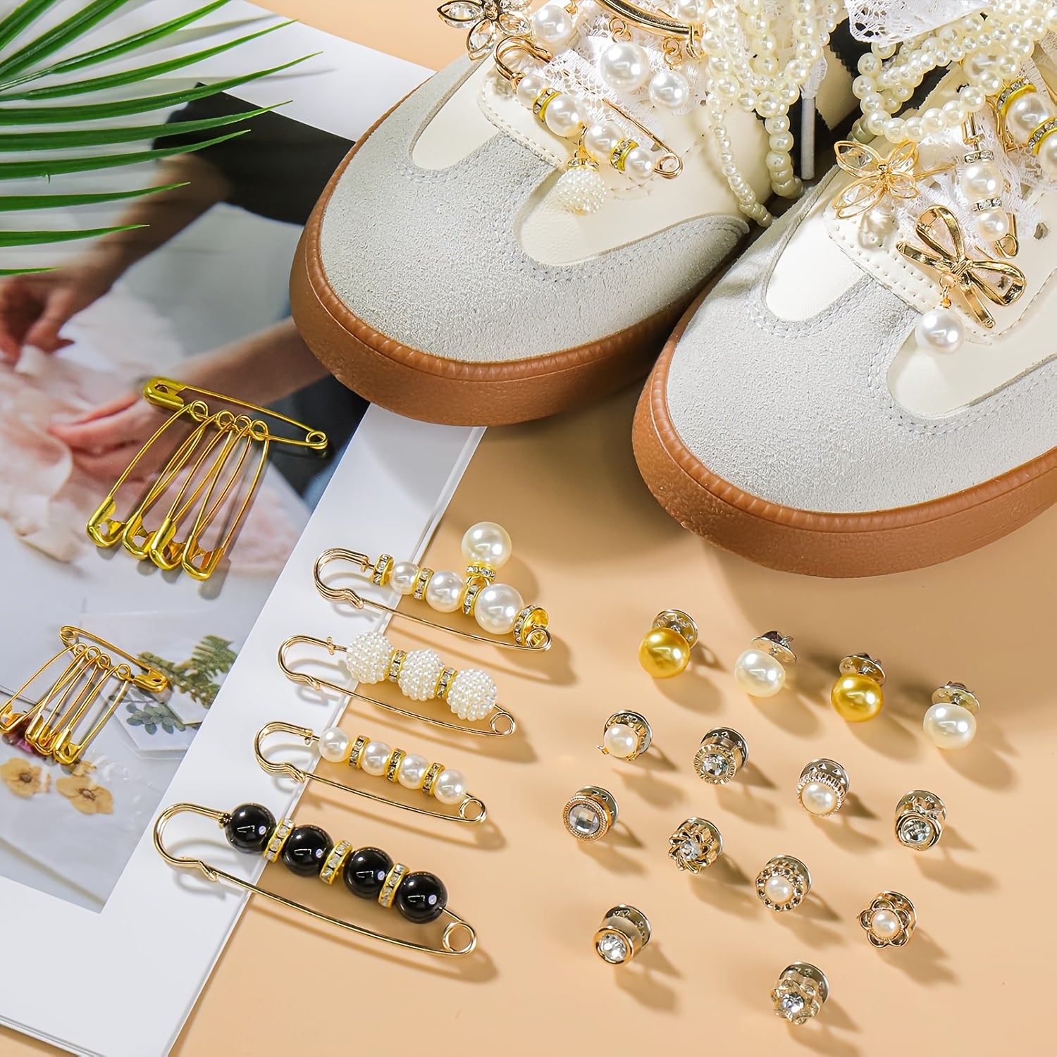 Women Sports Shoe Socks Set With Pearl Shoelace Decorations and Brooches