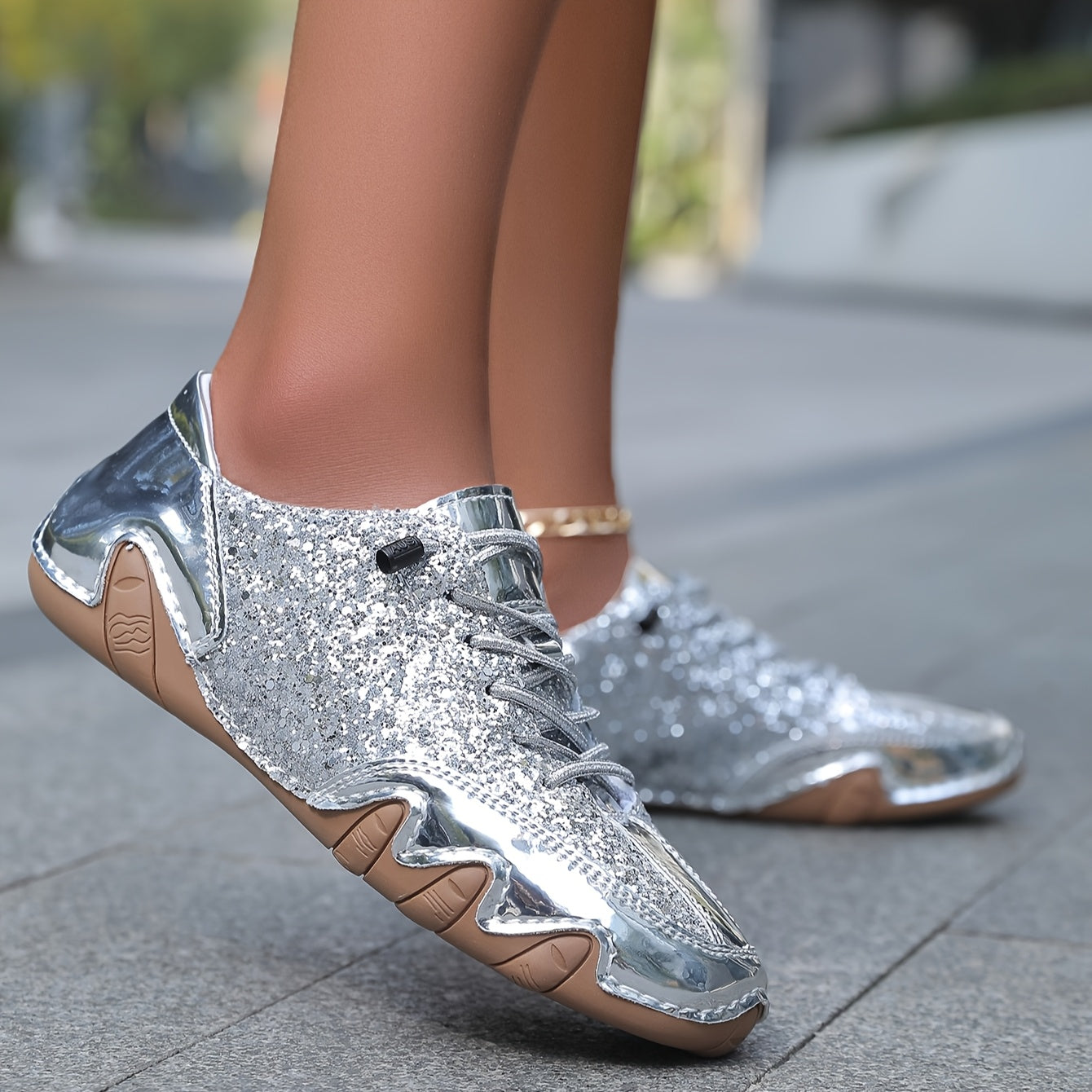 Women's Solid Color Lace Up Sneakers Lightweight Breathable Comfort Shoes
