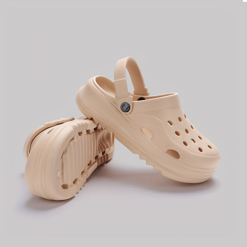 Ayollar uchun bir rangli platformali klogs yozgi plyaj, ochiq havoda bog' uchun slaydlar