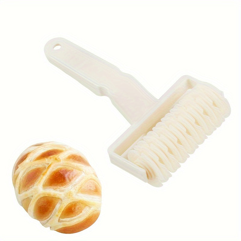 Premium plastmassa xamir rulosi va kesgich to'plami, ichiga biskvit va pizza simi kesgich, rulon qo'yiladi. Uyda tayyorlangan pechenelar va pizzalar uchun mos, ideal pishirish asboblari.