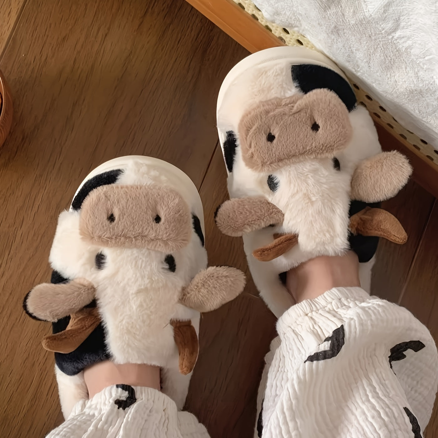 Unisex Cow Slippers Indoor Warm Plush All-Season Cozy Shoes