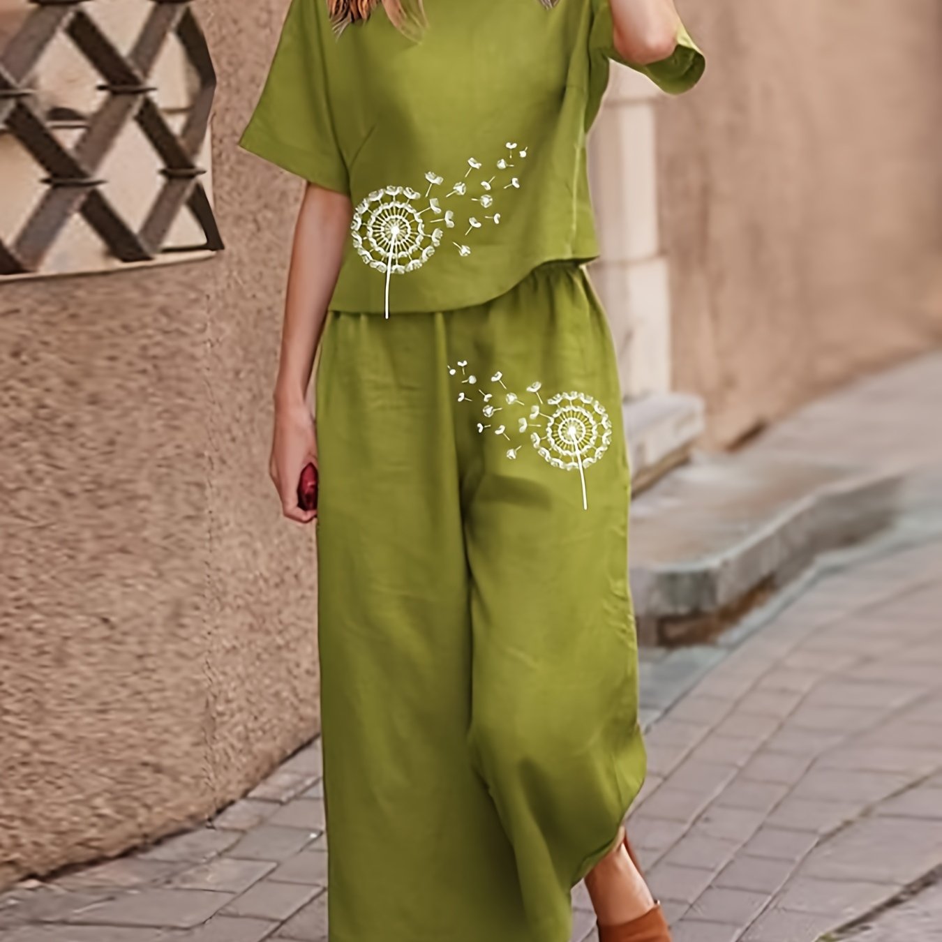 Conjunto de pijama boho con estampado de diente de león para mujer, con top de manga corta y pantalones cortos de pierna ancha y largo cropped