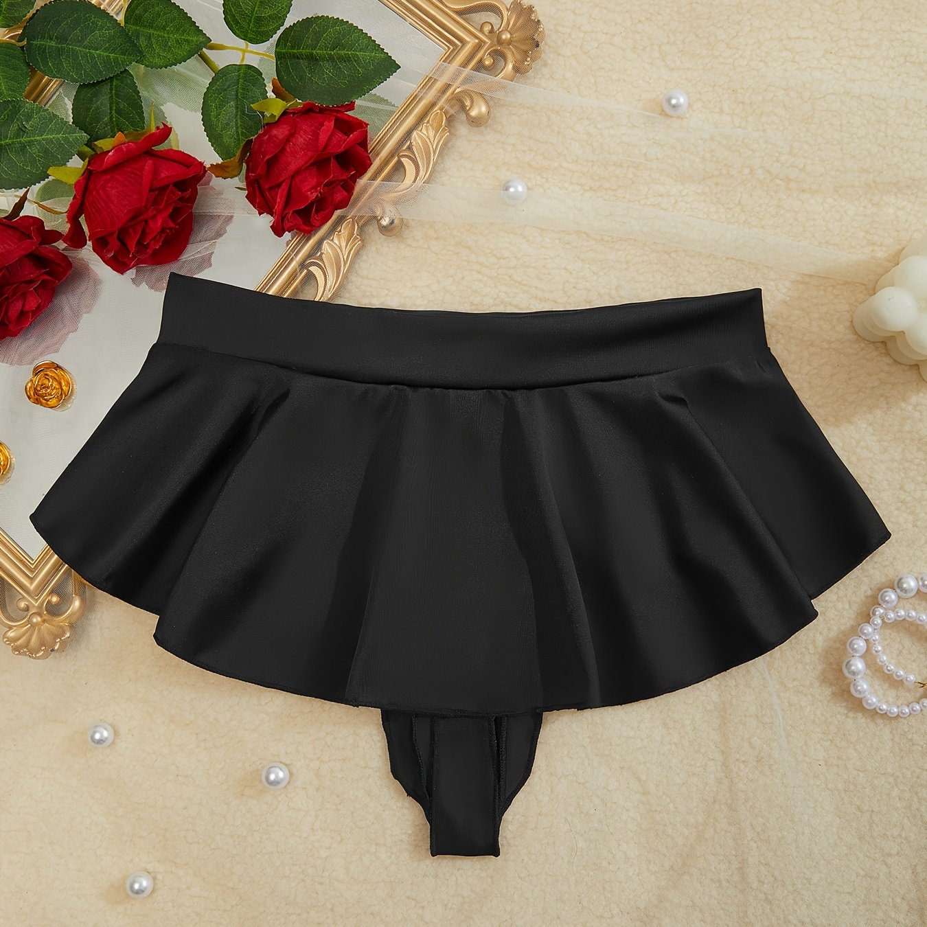 Новые европейские и американские пляжные шорты с сексуальным изогнутым задом и дизайном с краем в виде листа.