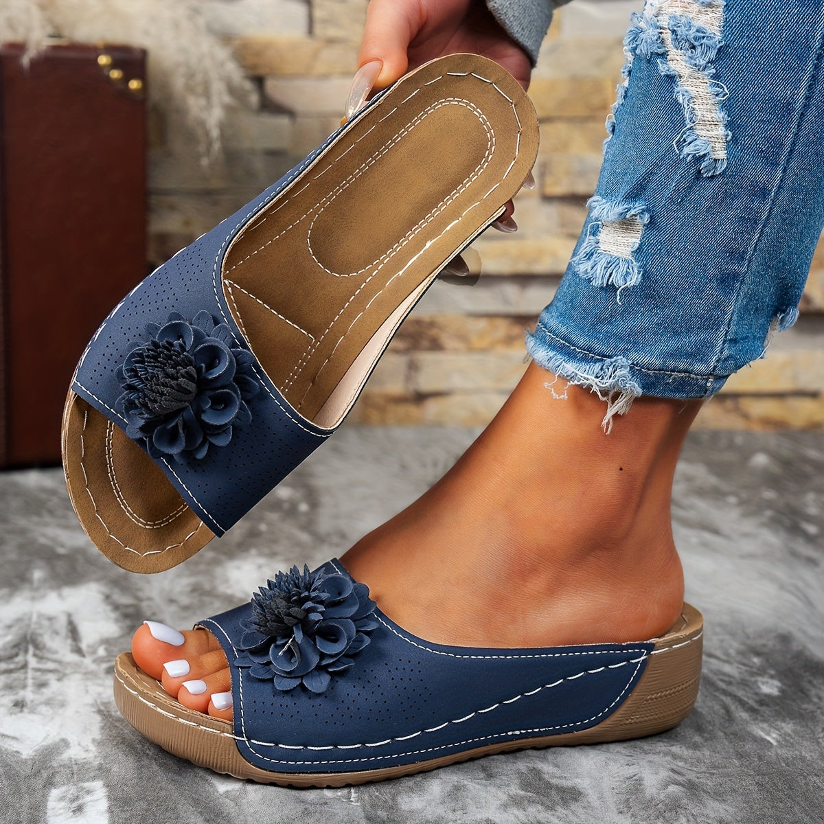 Women's White Floral Embellished Open-Toe Slide Sandals Casual Summer