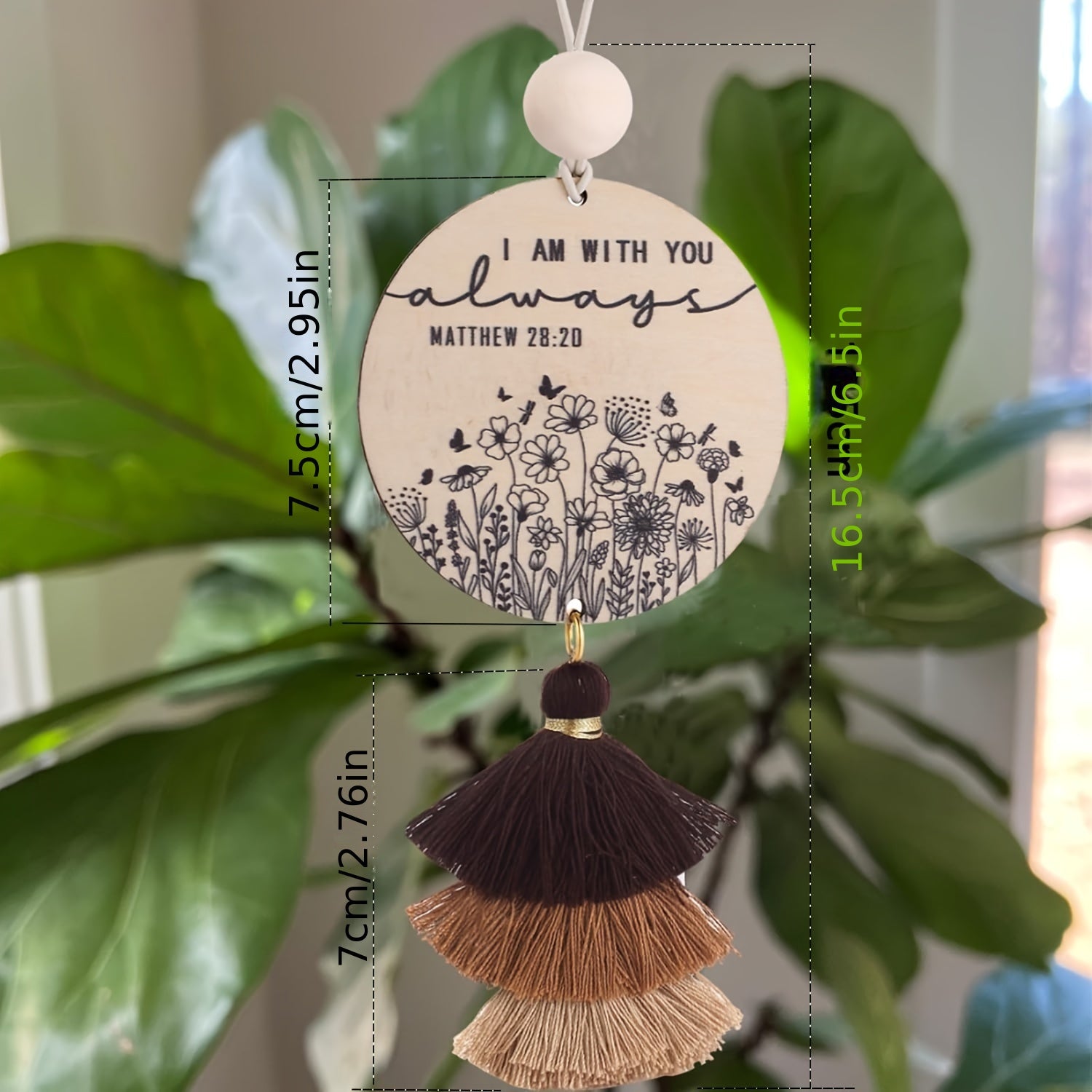 Diniy transport uchun orqa ko‘zg‘ga osiladigan bezak, tassel bilan