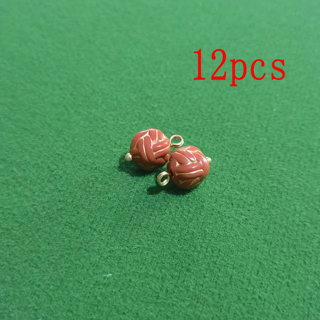 Zargarlik uchun oltin detallari bilan 12 ta vintage uslubidagi dumaloq plastmassa tugmachalar to'plami