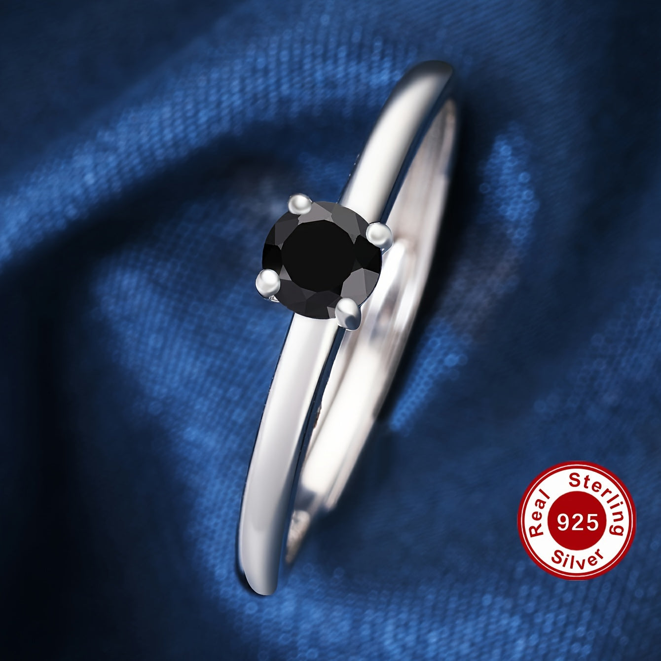 Ayollar uchun zirkoniy toshlar va tug'ilgan kun toshlari bilan kumush uzuk