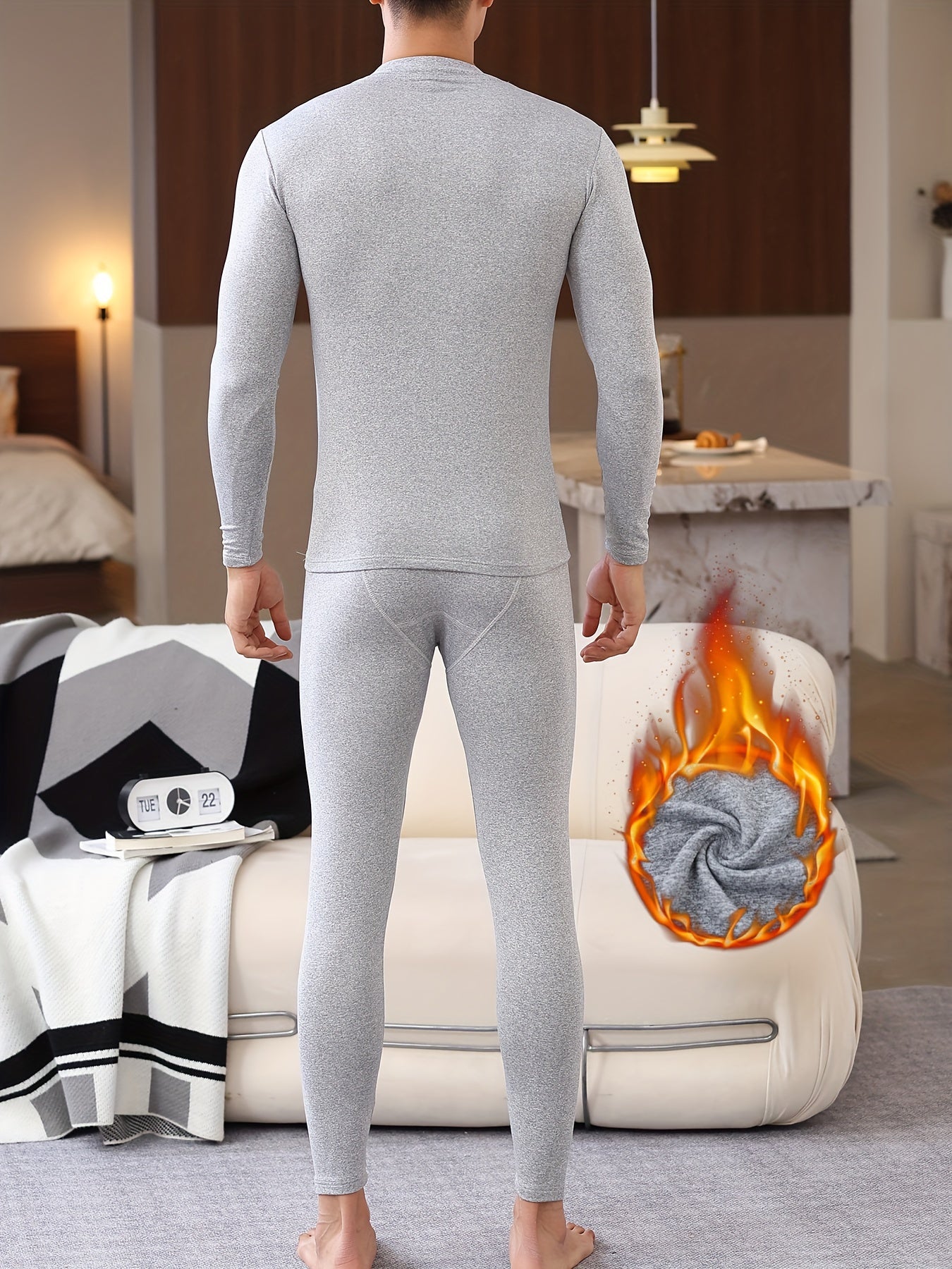 Erkaklar uchun qulay to'quv va velur ichki kiyim to'plami, o'rtacha va kichik yelkalari, uzun yenglari va shimlari bilan, kuz va qish uchun ideal.