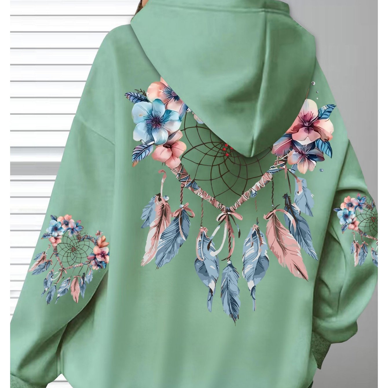 Толстовка женская с цветочным принтом, длинные рукава, черная с карманами, размер плюс