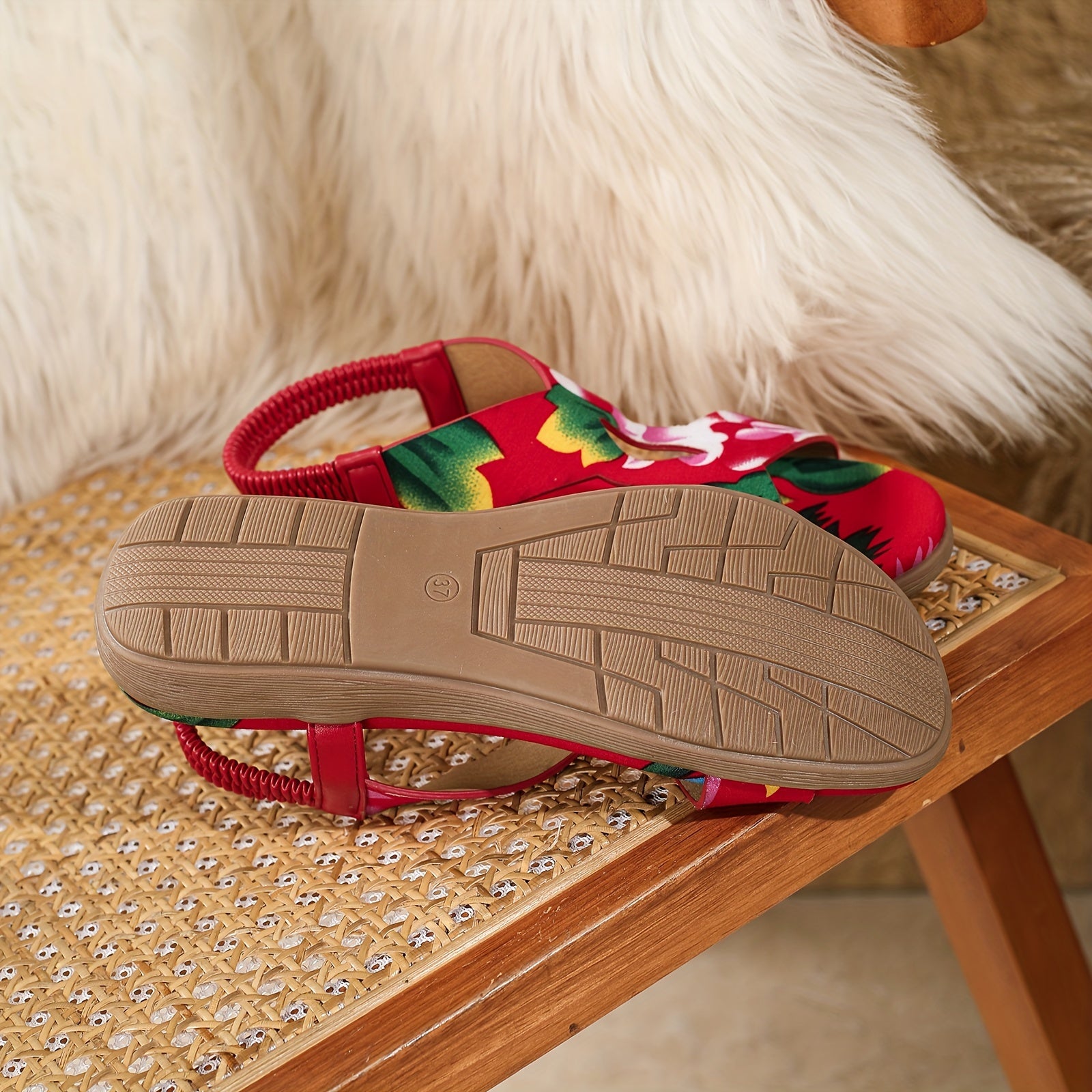 Women's Floral Open-Toe Flat Sandals Slip-On Comfortable Vacation Footwear