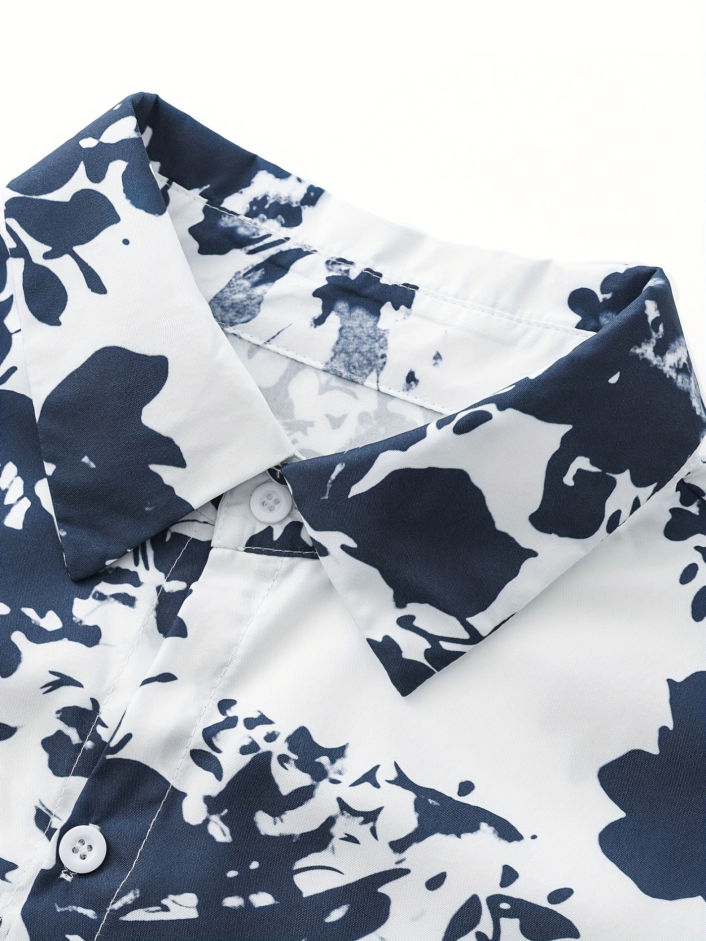 Katta o'lchamdagi, gullar bilan bezatilgan erkaklar koftasi katta va baland erkaklar uchun