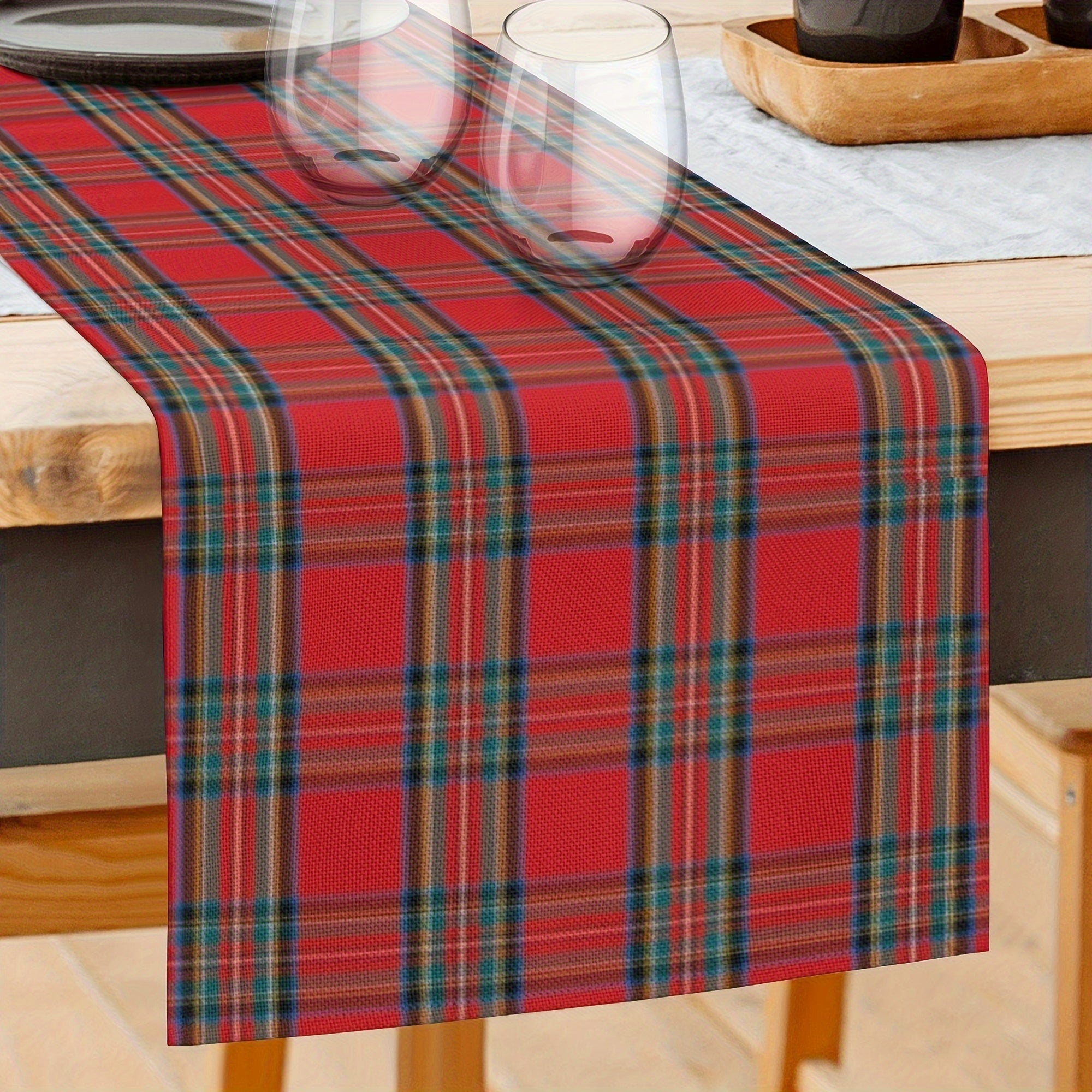 Polyester Christmas Table Runner with Red and Green Plaid for Holiday Decor