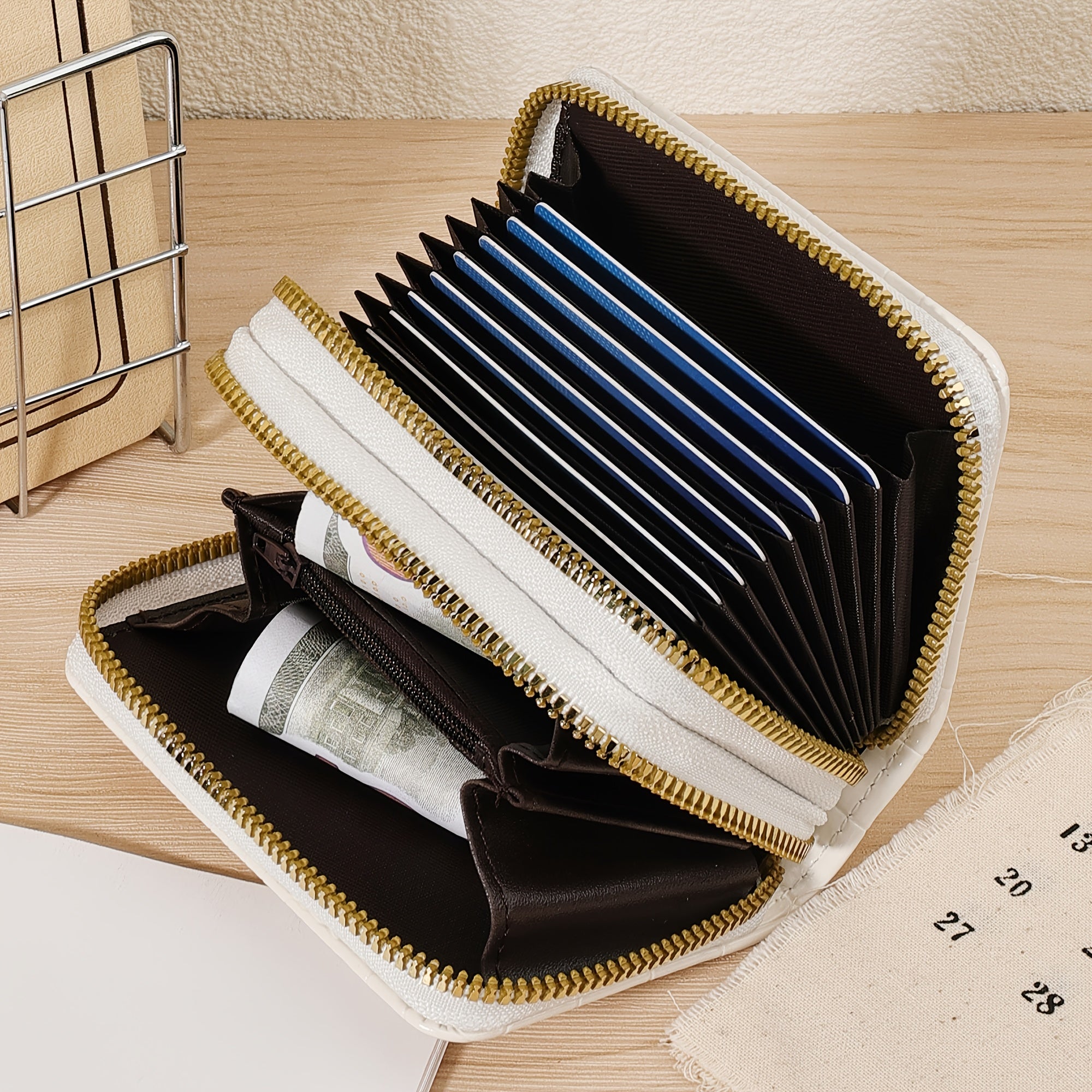 Стильный женский кошелек с крокодиловым узором и дизайном "P", сумка с двойной молнией черного, белого и розового цветов. Модная монетница для путешествий и повседневного использования, школьный аксессуар с текстурой.