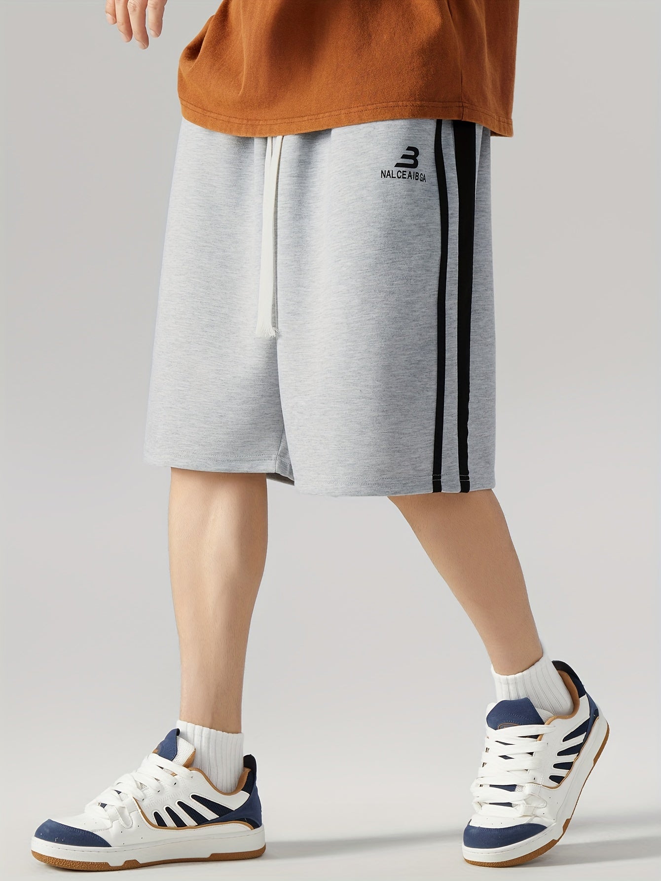 Katta o'lchamdagi erkaklar uchun tasodifiy shortlar - geometrik naqshga ega, polyester va elastan aralashmasidan tayyorlangan, tez quriydigan va keng kesimli basketbol shortlari, mashinada yuvish mumkin.