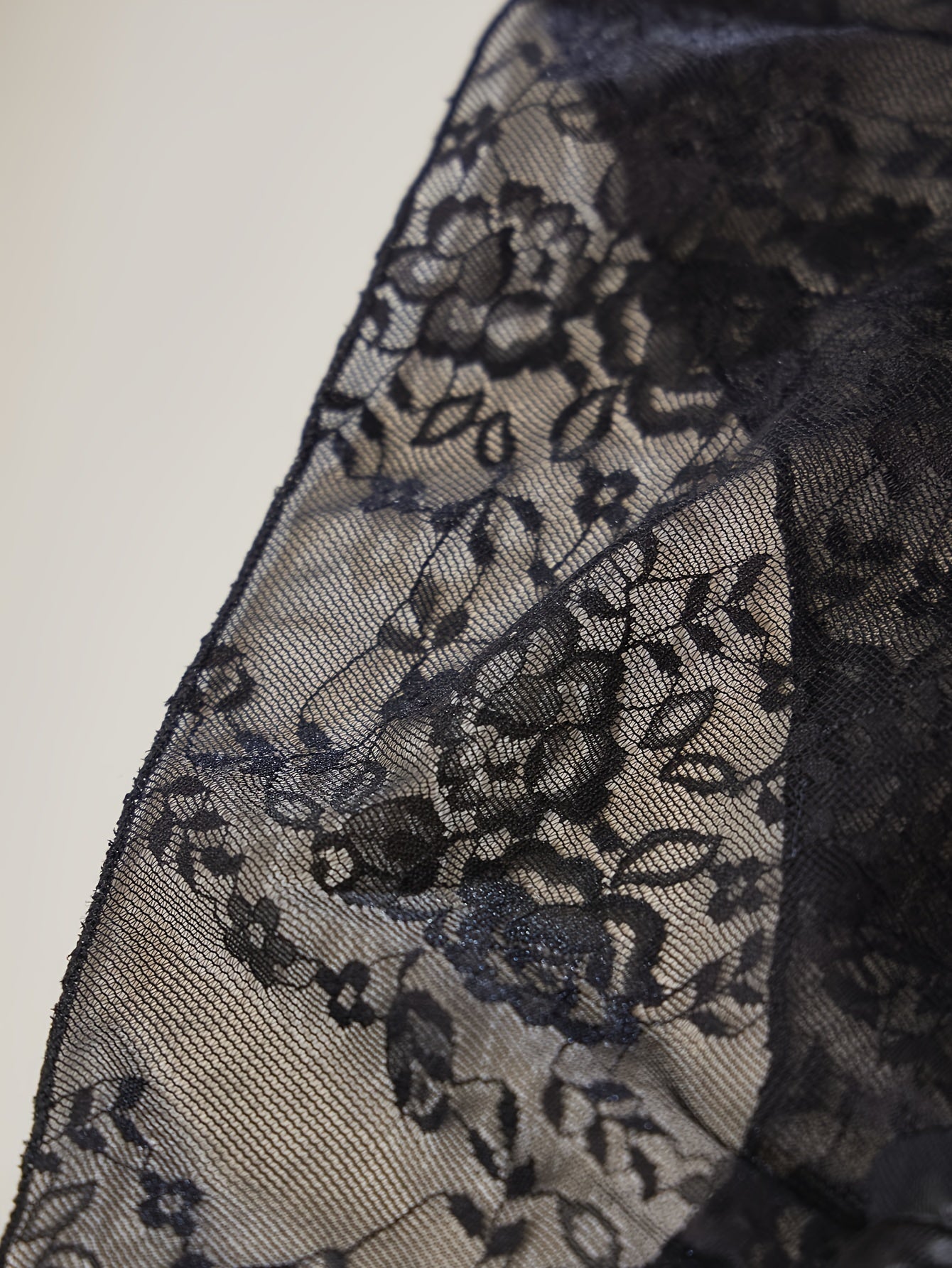 Women's Lace Open-Crotch Underwear with Bowknot, Sexy Nightwear