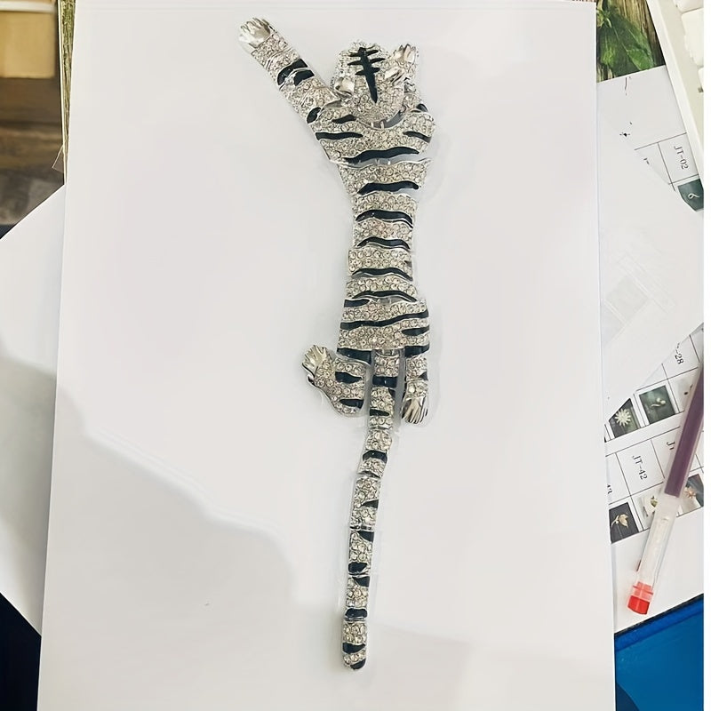 Rhinestone-Studded Tiger Shoulder Brooch Jewelry for Women