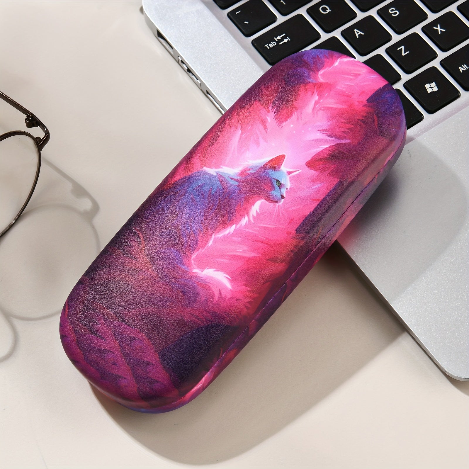 Estuche de gafas para mujer a la moda con diseño elegante y almacenamiento compacto