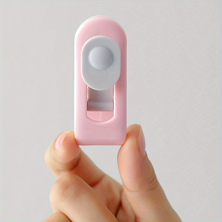 Set of 6 Bed Sheet Fasteners Non-Slip Duvet Clips for Bedding Maintenance