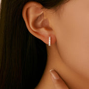 Ayollar uchun zamonaviy Moissanite halqa marjonlari - S925 sterling kumushdan tayyorlangan, porloq D-rangli olmos aksentlari bilan, har kuni kiyish va maxsus tadbirlar uchun ideal.