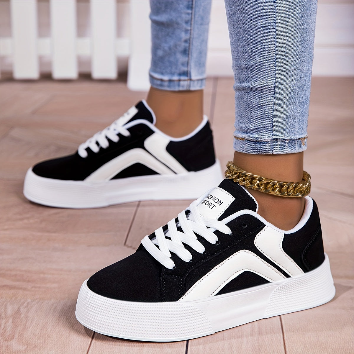 Women's Low Top Fashion Sneakers Solid Color Casual Skate Shoes with Thick Sole