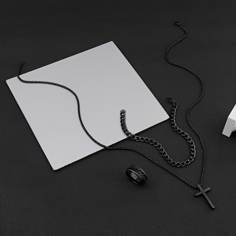 Uch xil ko'p maqsadli qora zanglamas po'latdan yasalgan zargarlik buyumlaridan iborat zamonaviy to'plam.