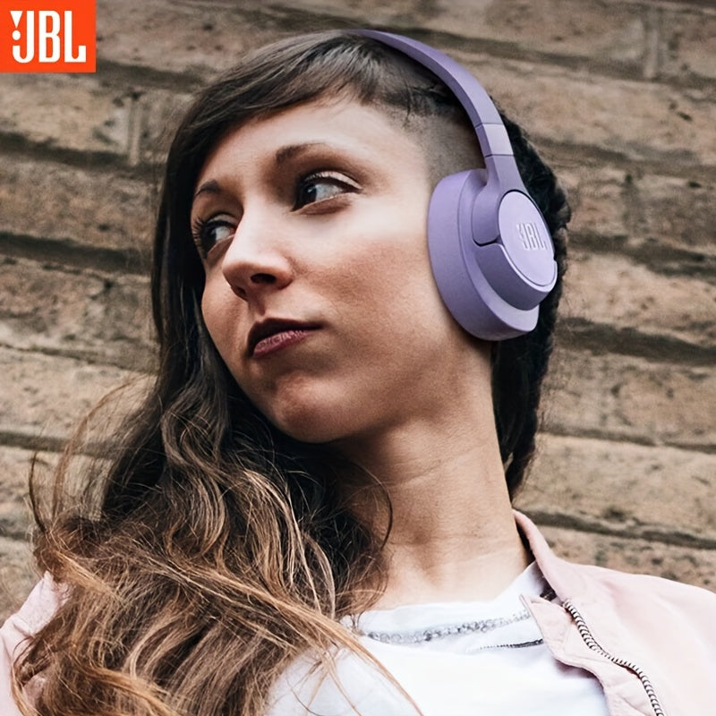 Наушники JBL TUNE 720BT накладные беспроводные с изоляцией звука, регулировкой громкости, конденсаторным микрофоном, разъемом 3,5 мм. Неводонепроницаемый пластиковый дизайн для телефона, спорта, упражнений. Долгое время работы от батареи.