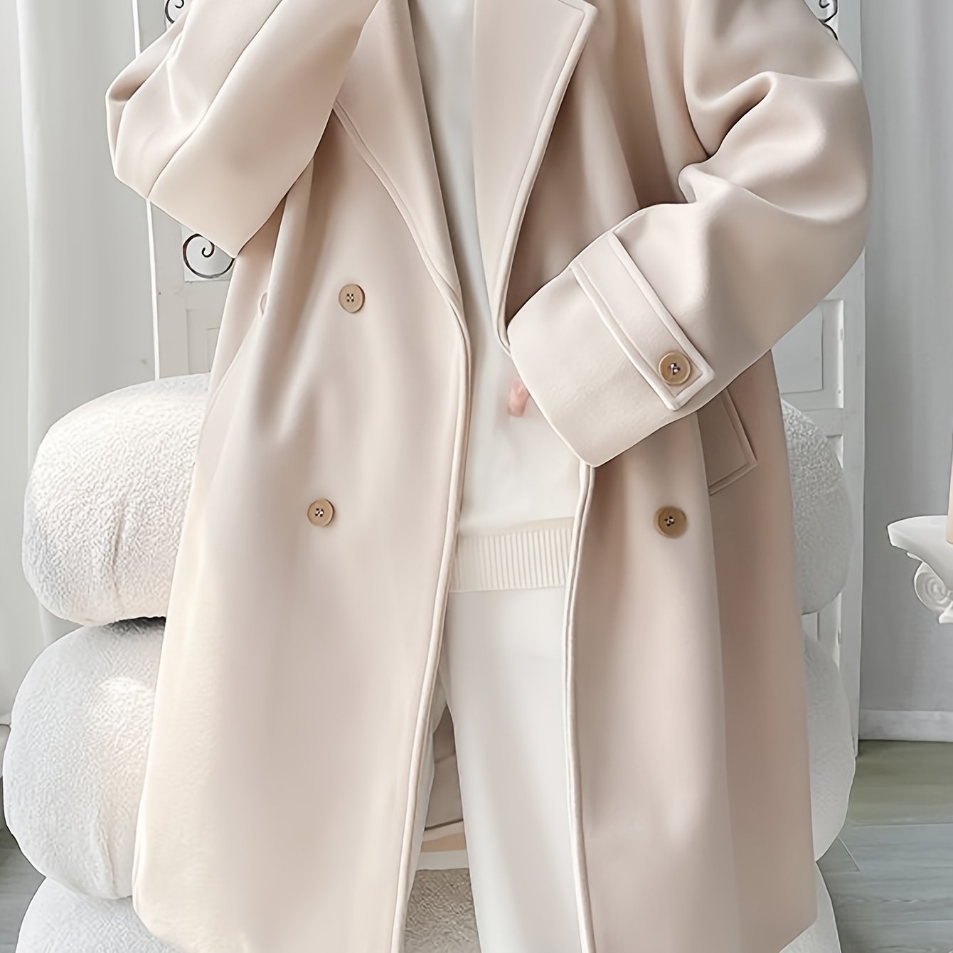 Erkaklar uchun nafis ikki qatorli palto - kuz va qish uchun oddiy rangdagi va ochiq yaka bilan tasodifiy uzun palto.