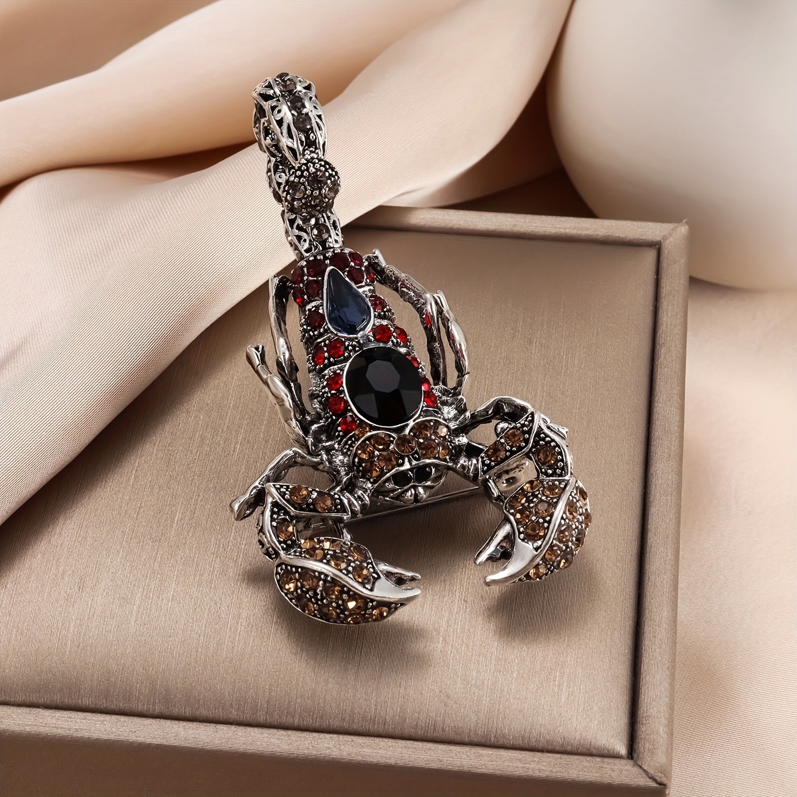 Men's Animal Brooch Rhinestones Zinc Alloy Trendy Multi-Purpose Accessory