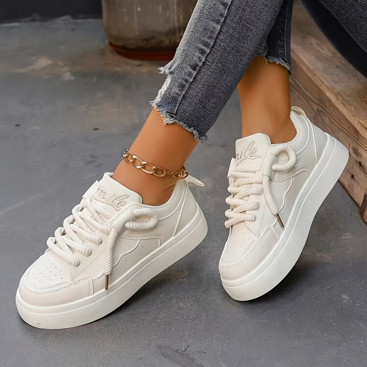 Women's White Casual Sneakers - Lace-Up Thick Sole Low-Top Comfort