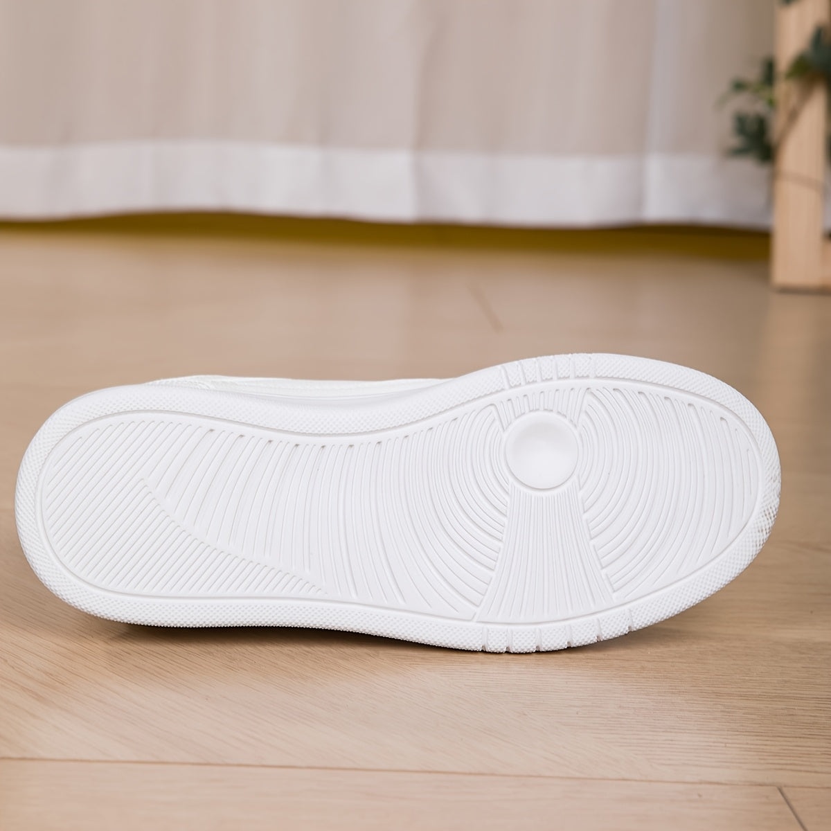 Women's White Low-Top Casual Sneakers Synthetic Fabric Cushioned Sole