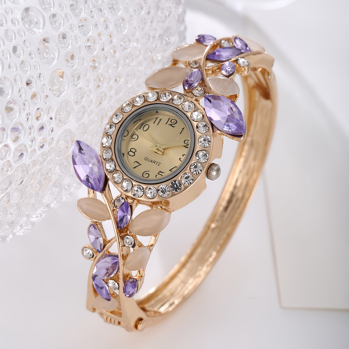 Women's Quartz Watch and Jewelry Set with Rhinestone Heart Necklace and Non-Alloy Band