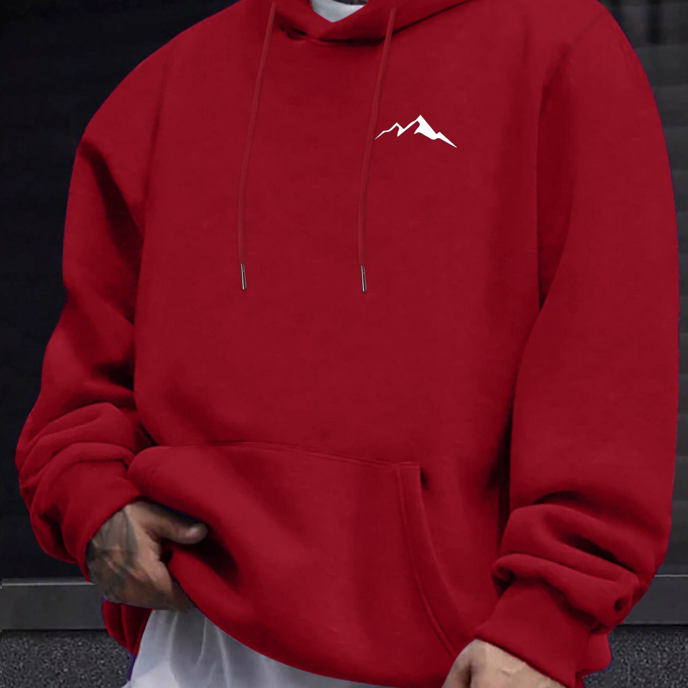 Erkaklar uchun oddiy tog' printli uzun qo'lqonli xuddi, cho'ntakli, kuz va qish uchun ideal.