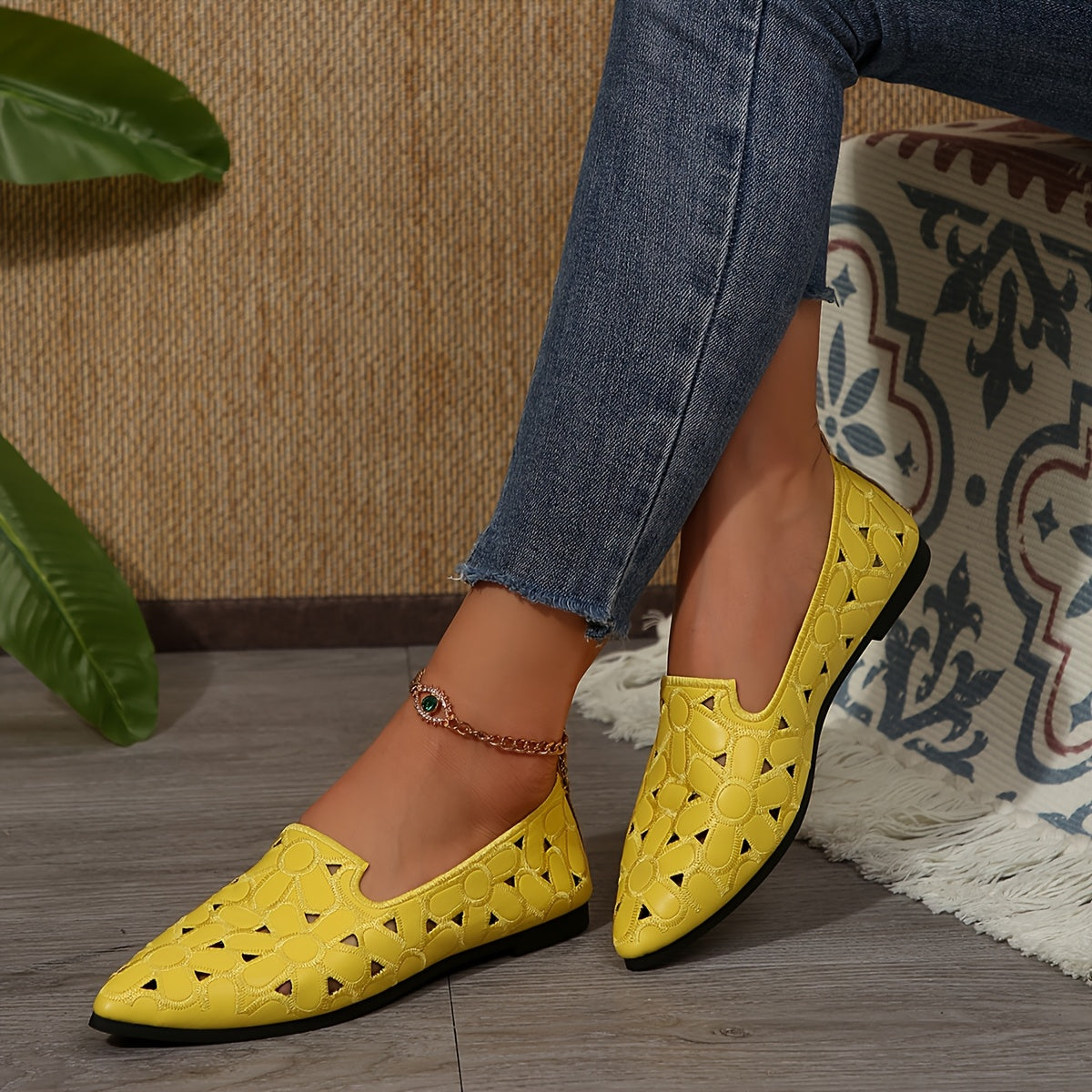 Women's Floral Faux Cover Flats Lightweight Slip-On Casual Shoes