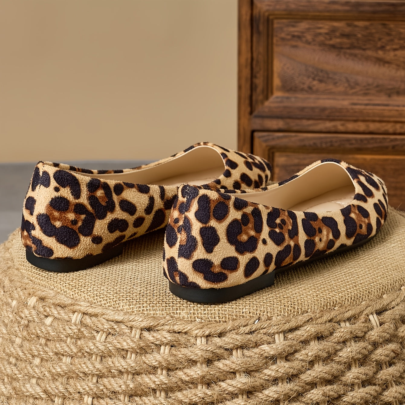 Women's Leopard Print Slip-On Flats Non-Slip Pointed Toe All-Season Shoes