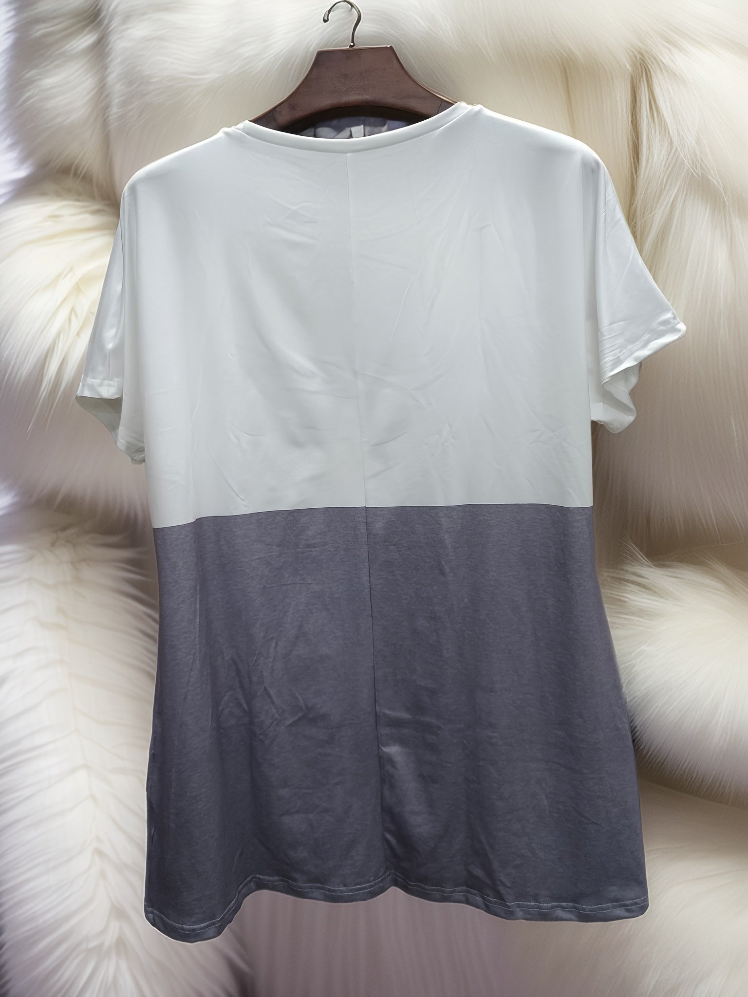 Plus Size Women's Heart Print Casual T-Shirt with Color Block Hem