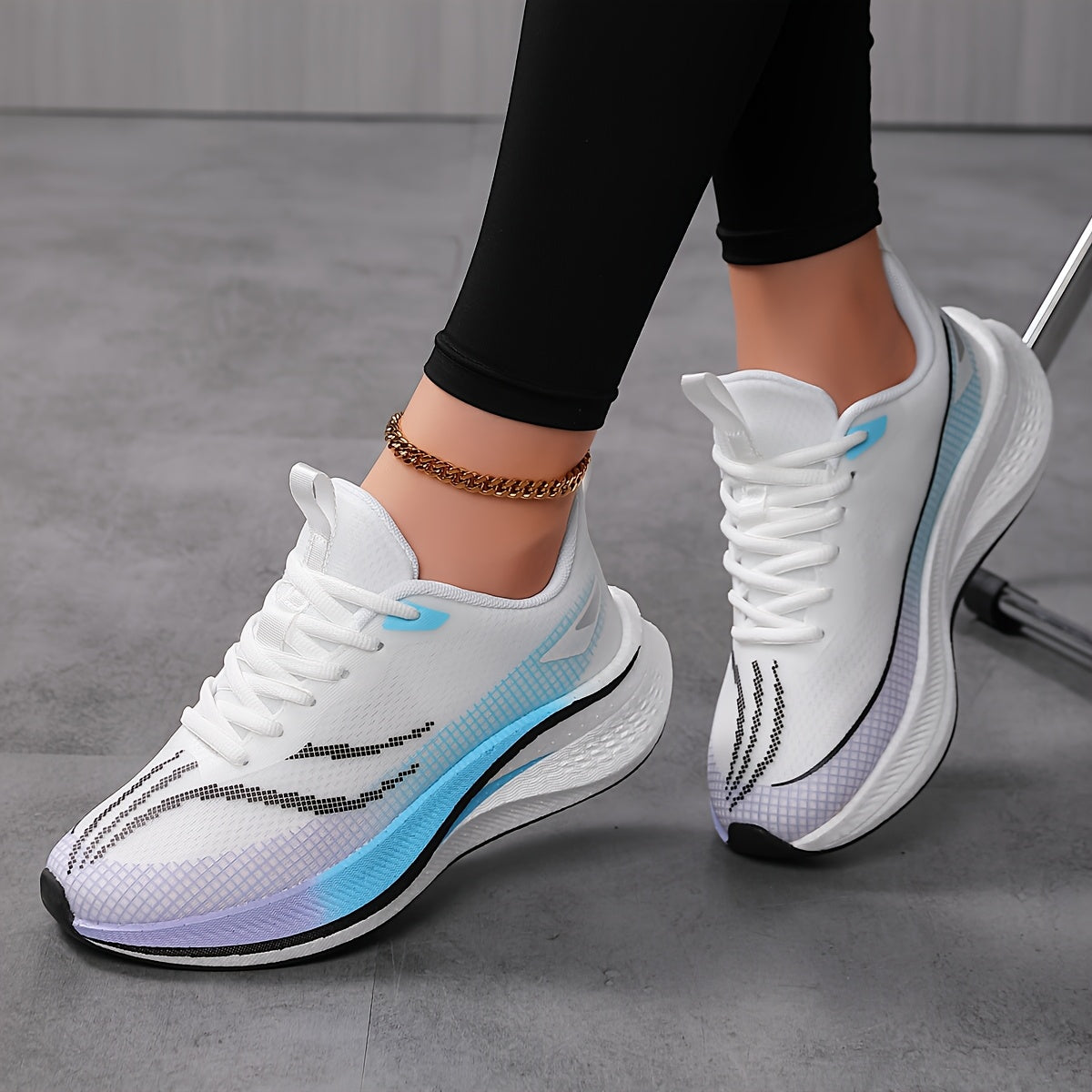 Men's Lightweight Carbon Plate Running Shoes with Breathable Fabric and Shock Absorbing Cushioning