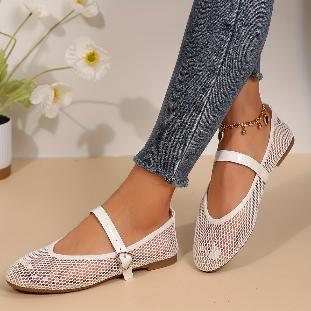 Women's Mesh Flats Lightweight Slip-On Casual Shoes in Solid Colors